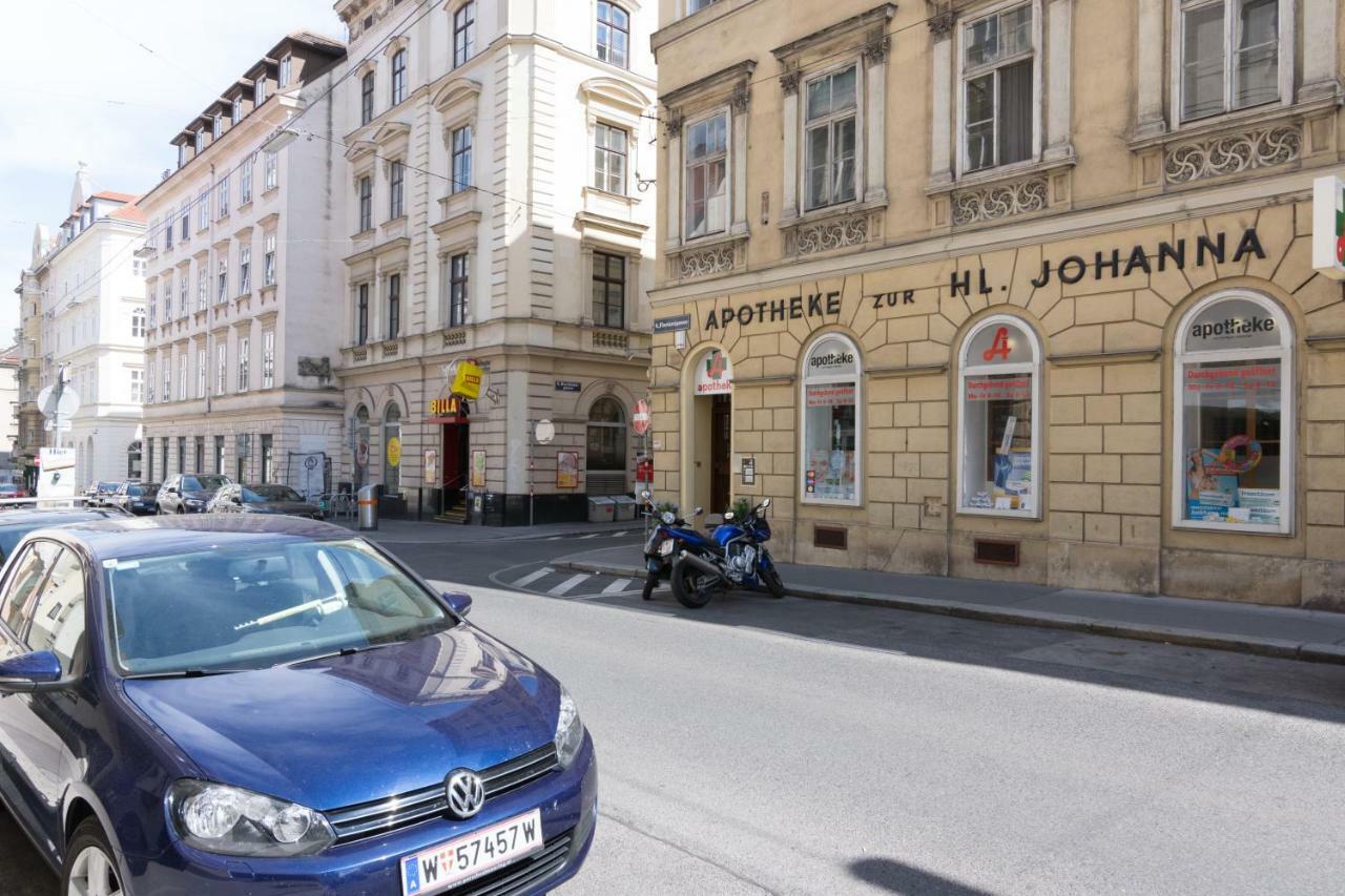 Modern Apartment At Rathaus Vienna Exterior photo